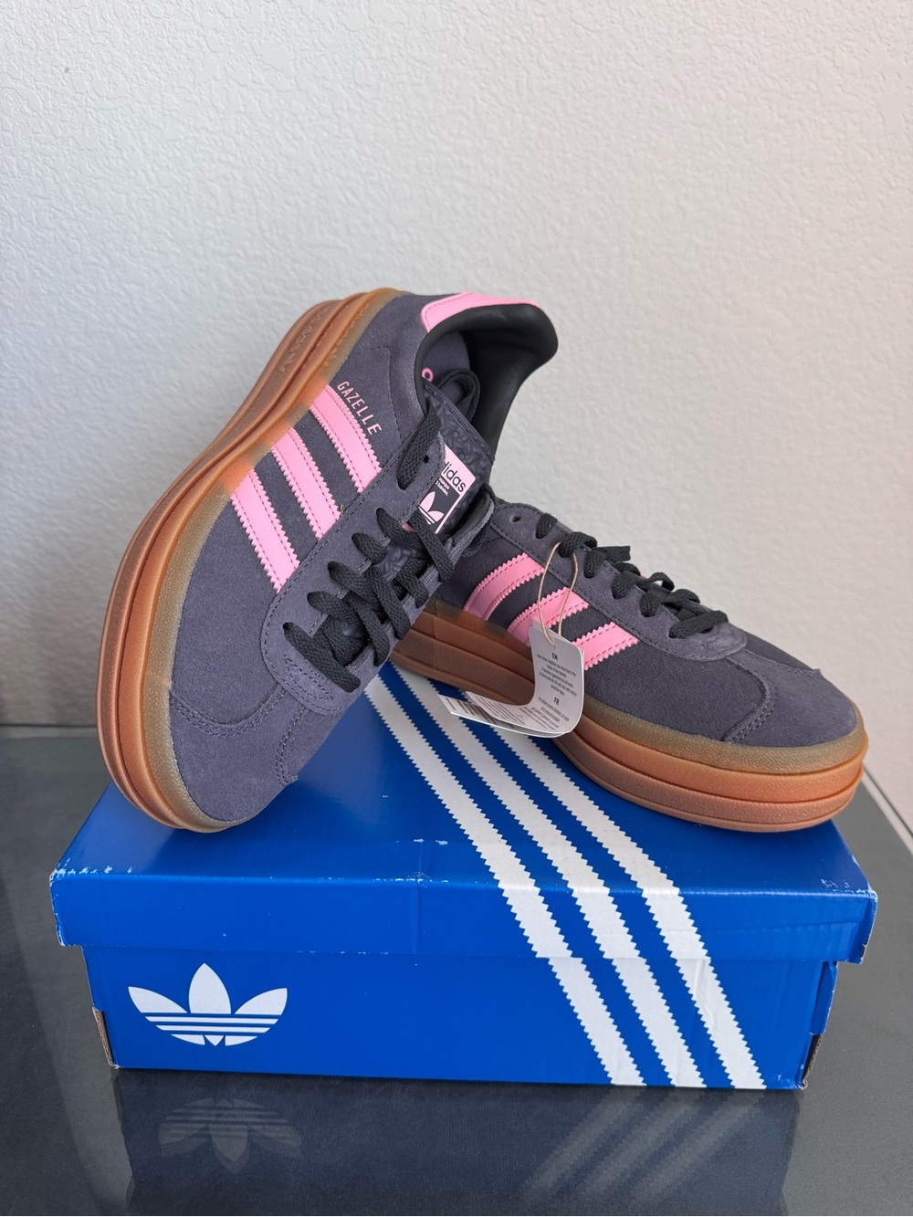 Adidas Gazelle Woman’s Suede Sneakers in Gray with Pink Stripes Size 5